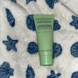 Glow Recipe Avocado Ceramide Moisture Barrier Cleanser - Green
